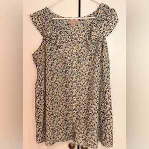 Two Hearts Maternity Light Weight Floral Sleeveless Blouse. Size XL